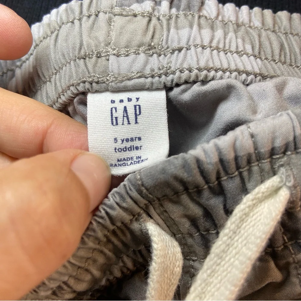 Baby Gap Grey Camo Shorts Size 5 100% Cotton